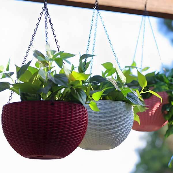 plastic hanging baskets